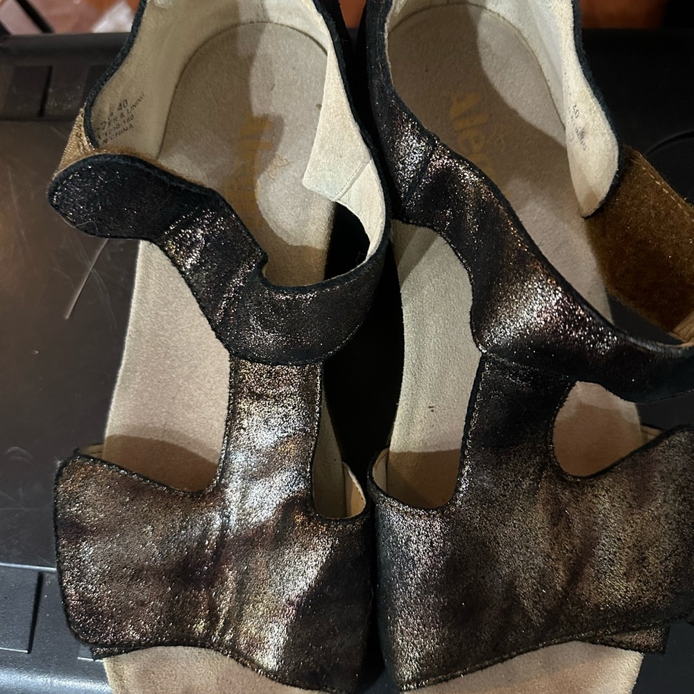 Alegria Women's Sandals in Shimmering Black and Gold